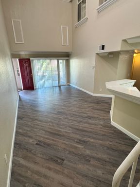 Very Spacious 1 Br + Loft + Den w/Balcony (Upper floor) - Kensington floorplan