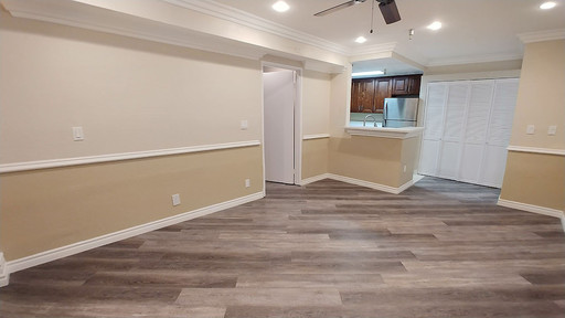 Ultra Deluxe Apt overlooking the courtyard has Washer/Dryer & modern Kitchen – photo 1