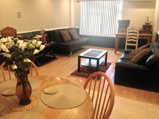 Spacious 2+2 Apt has Balcony, Granite & Stainless Steel appliances on Beachwood Canyon – photo 1