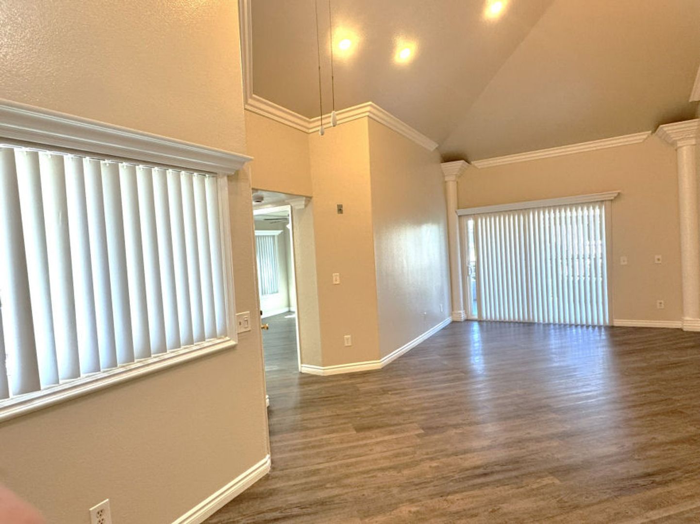 Rialto Apartment: 1414 N. Riverside Ave.