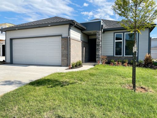 GORGEOUS HOME FOR RENT IN NW OKC!! – photo 1