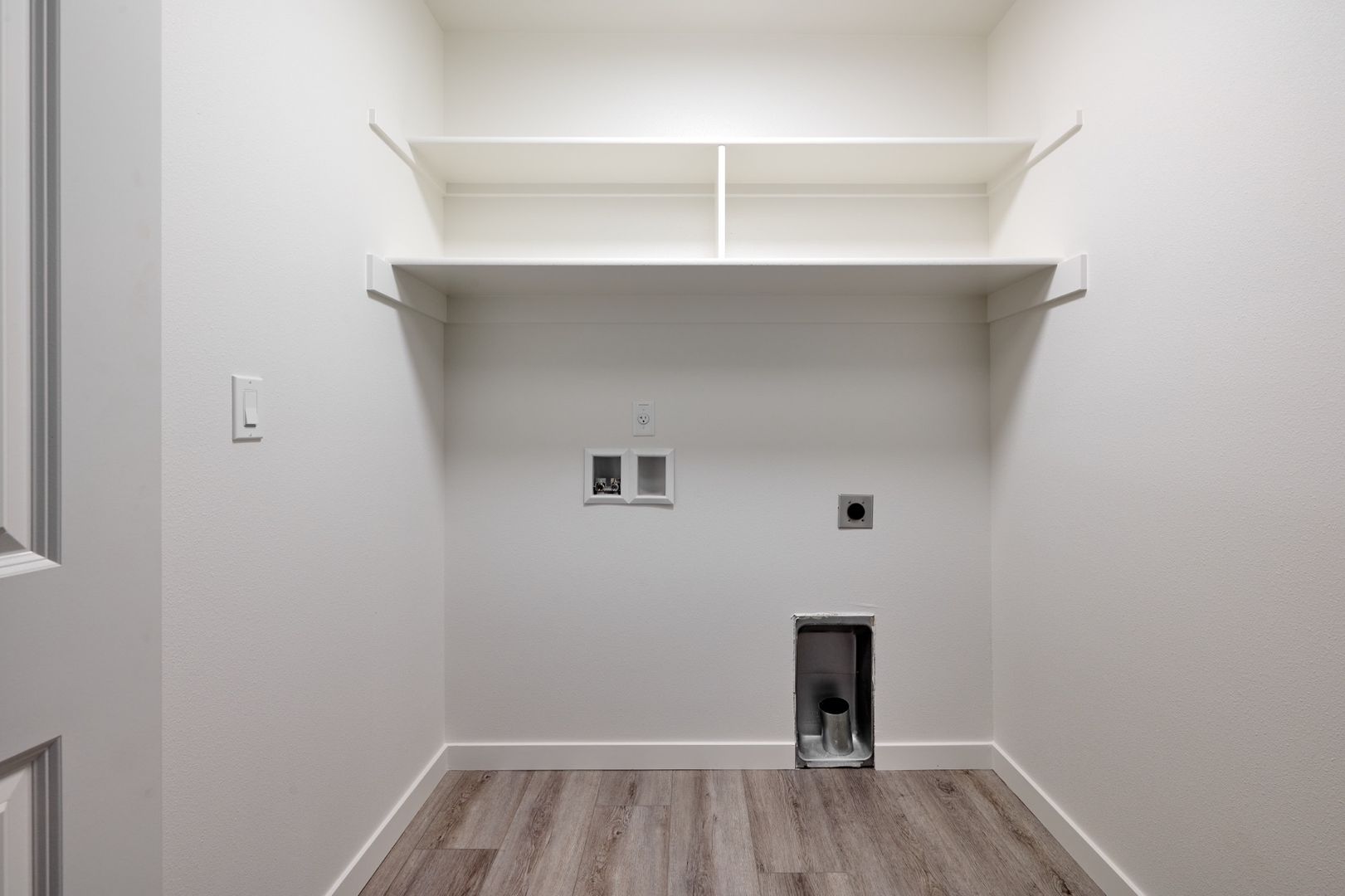 Mill City Multiplex: 411-427 Kingwood DR