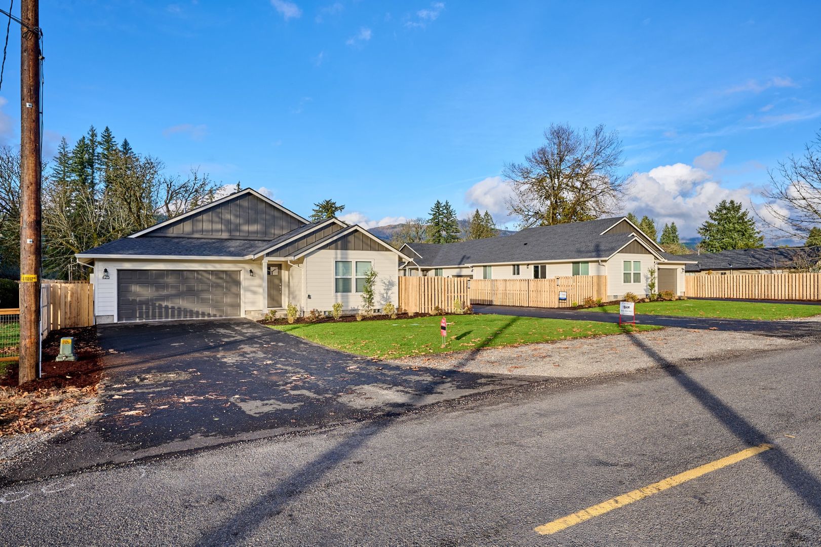 Mill City Multiplex: 411-427 Kingwood DR