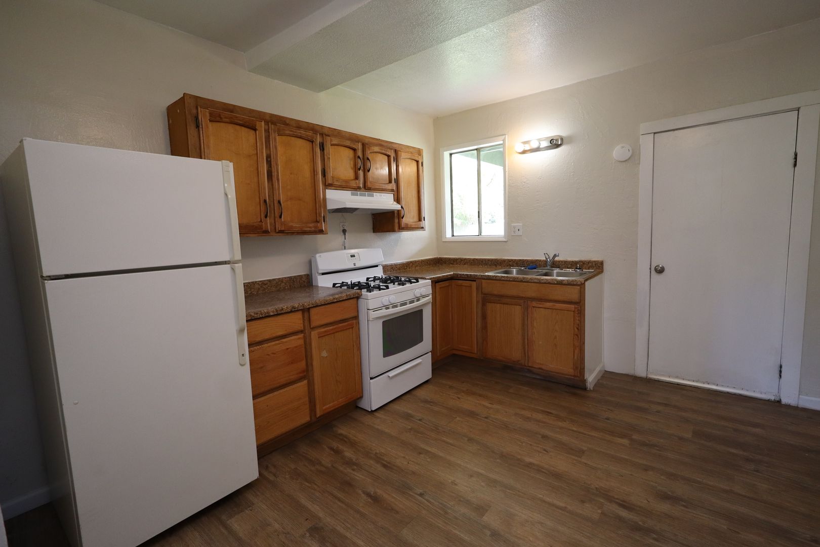 Mill City Apartment: 210 NE 5th Ave