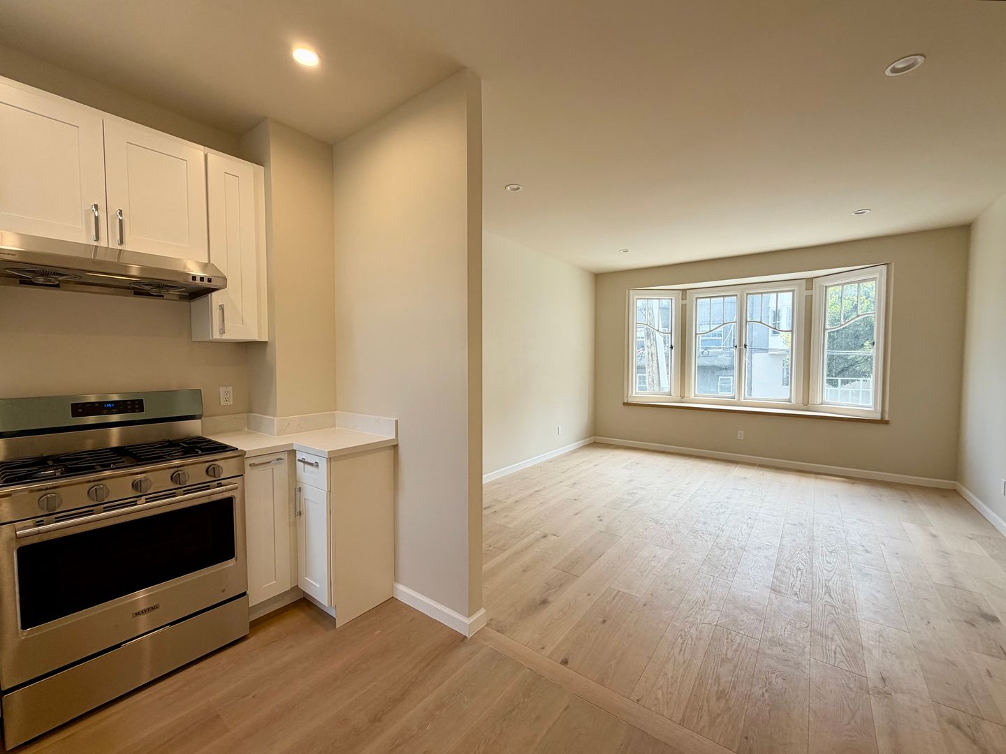 San Francisco Apartment: 1940 Washington Street