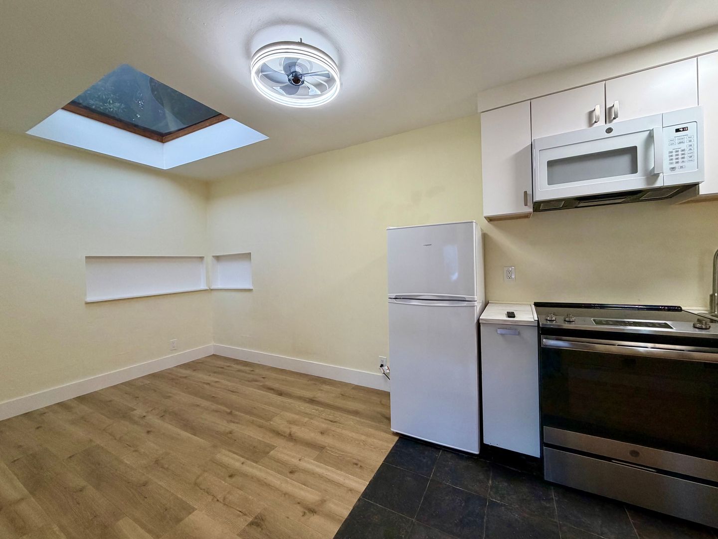 San Francisco House: 826A Castro St