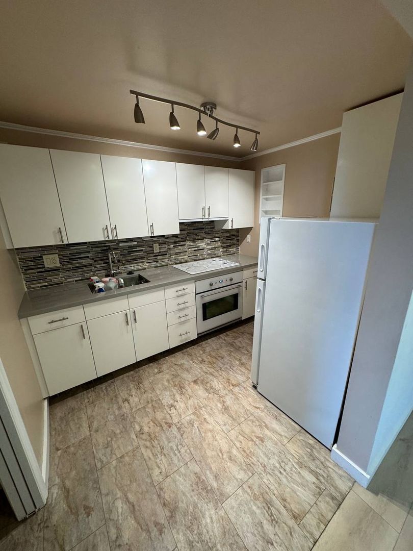 824A Castro Street - Image 2