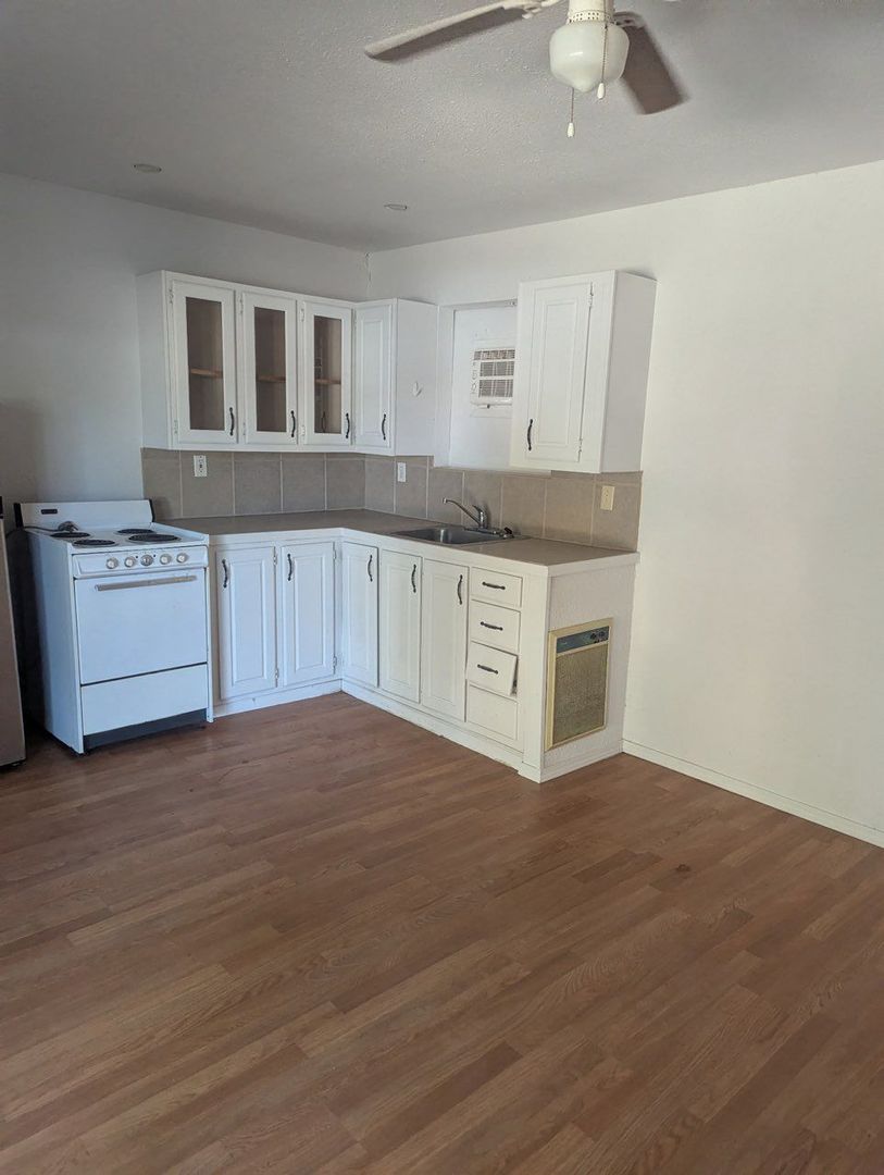 Clearlake Apartment: 5735 Old Hwy 53