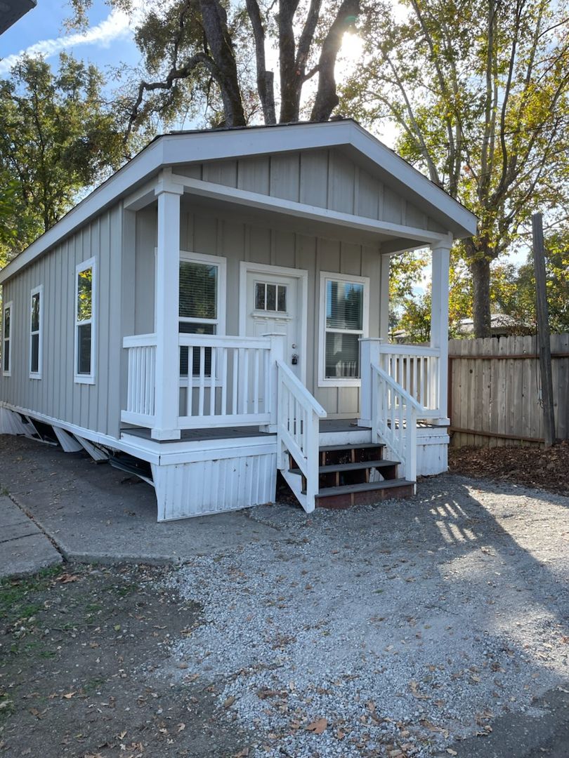 Lakeport Apartment: 2301 Beach Lane