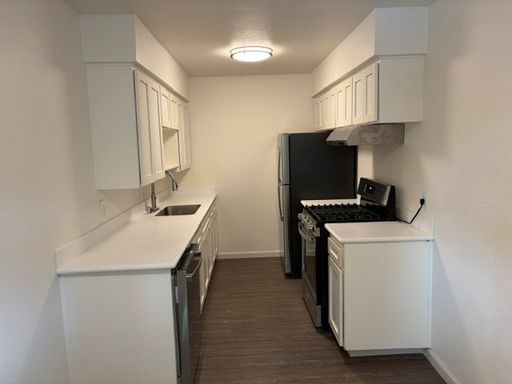 Completely Remodeled 2-Bedroom Apartment in a Prime Roseville Location – photo 1