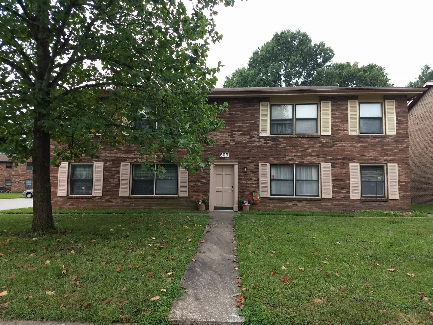 Cape Girardeau Apartment: 609 SYCAMORE