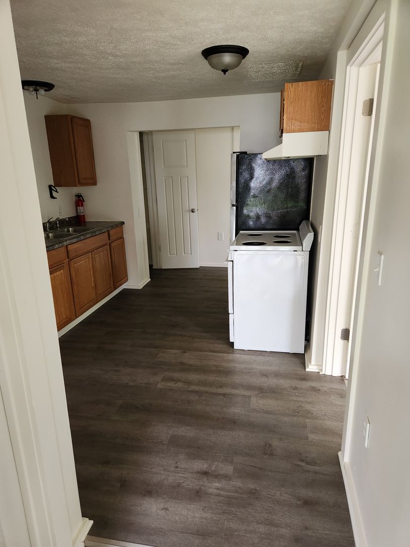 Big Rapids Apartment: 511 S. Michigan Ave