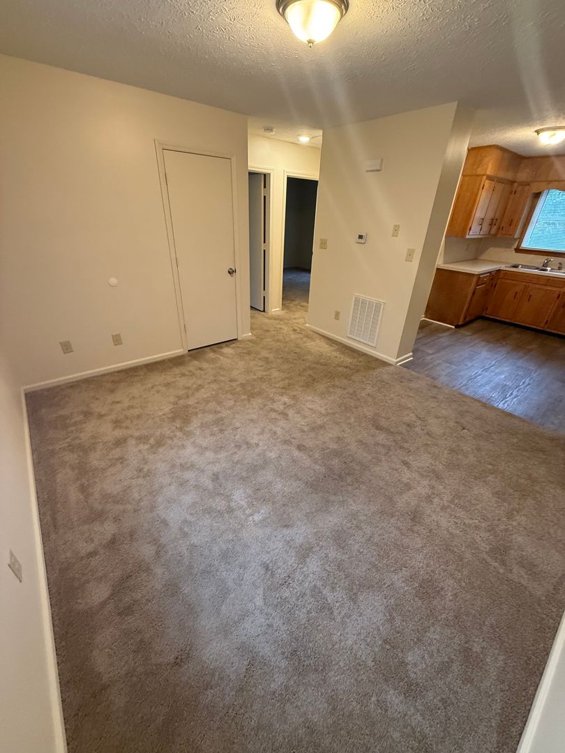 Danville House: 2165 North Main St. Apt 04