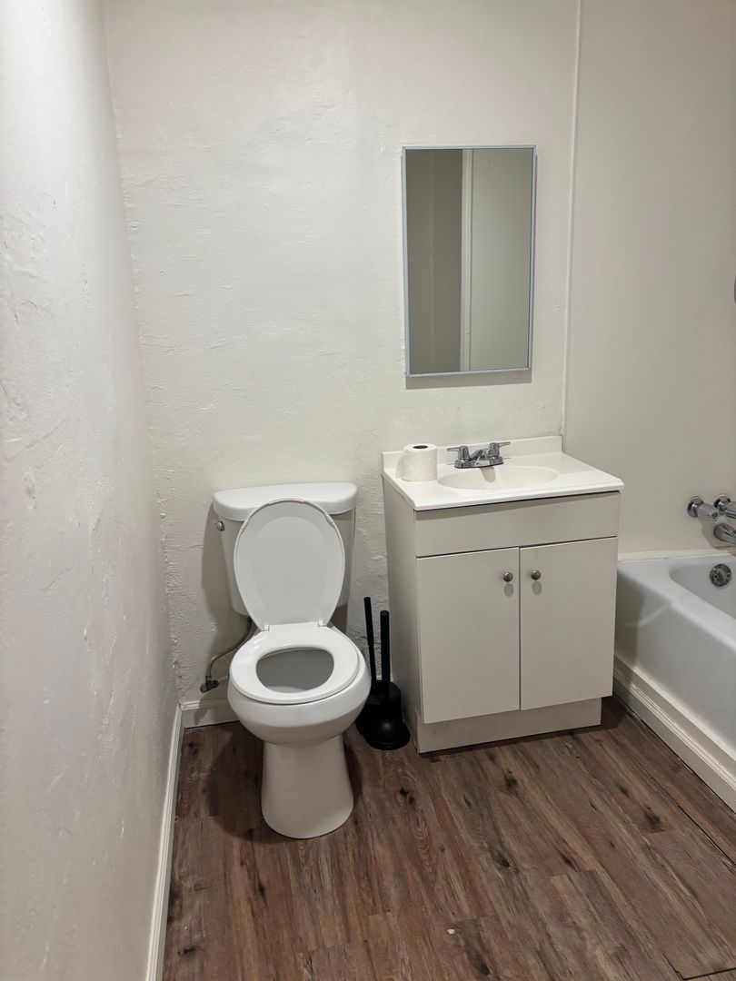 Bakersfield Apartment: 615 Central