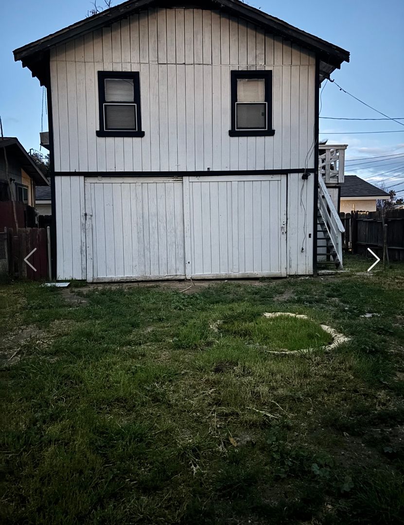 Bakersfield Apartment: 615 Central Avenue