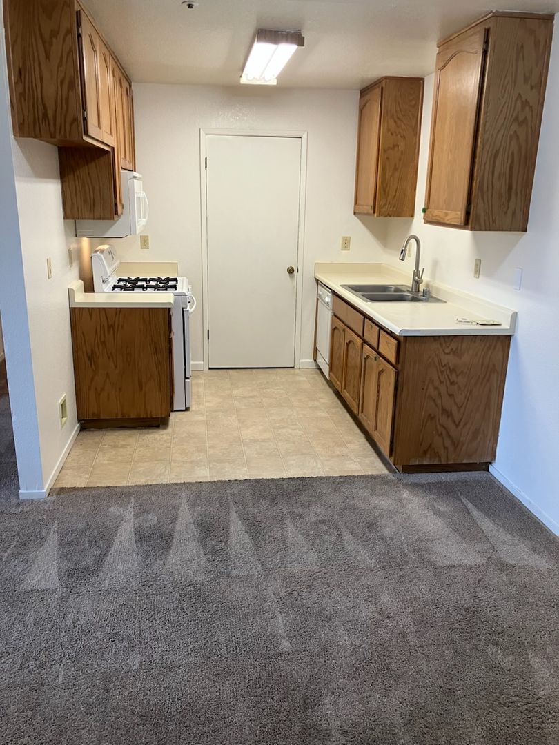 Nipomo House: 515 #A Grande Street