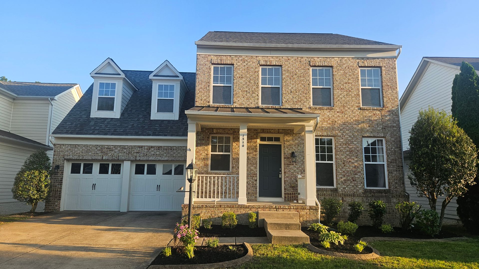 Fredericksburg House: 1310 Walker Dr