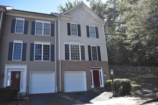 North Stafford End Unit Townhome !!