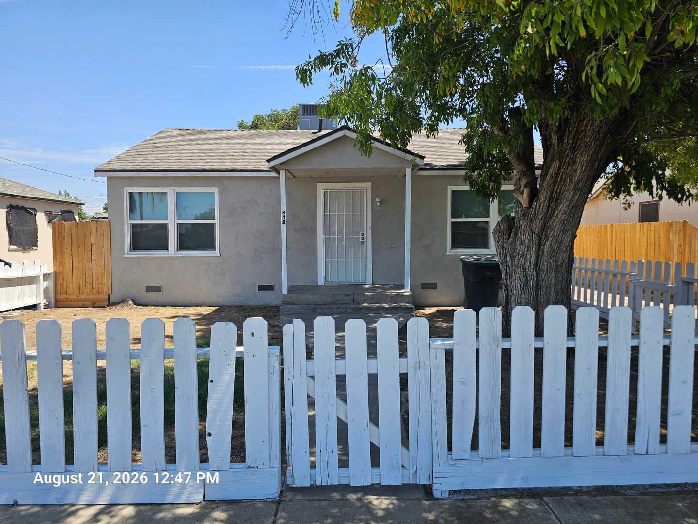 Tulare House: 848 North "E" Street
