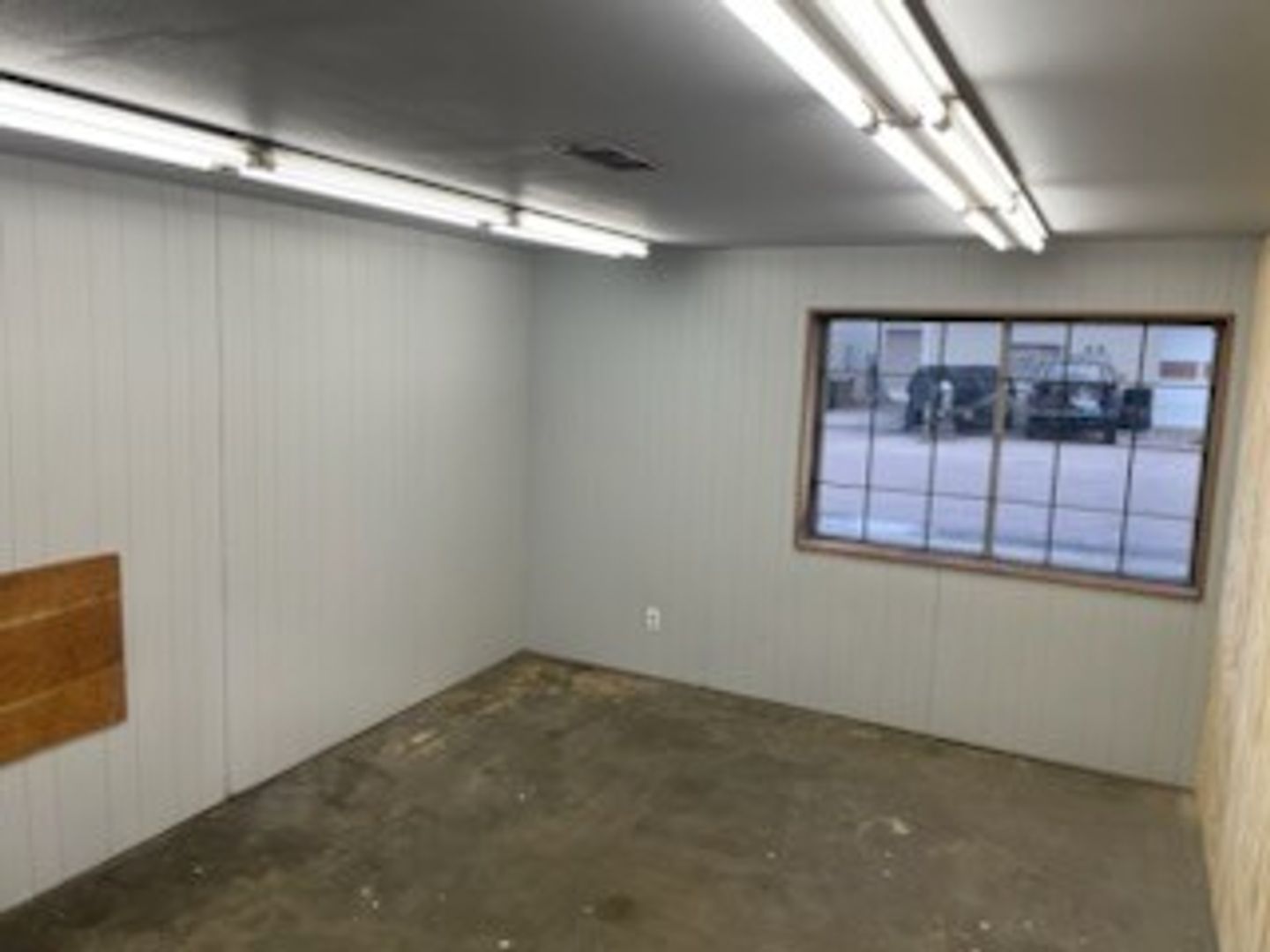 Madison Apartment: 907 Office #B Stewart Street