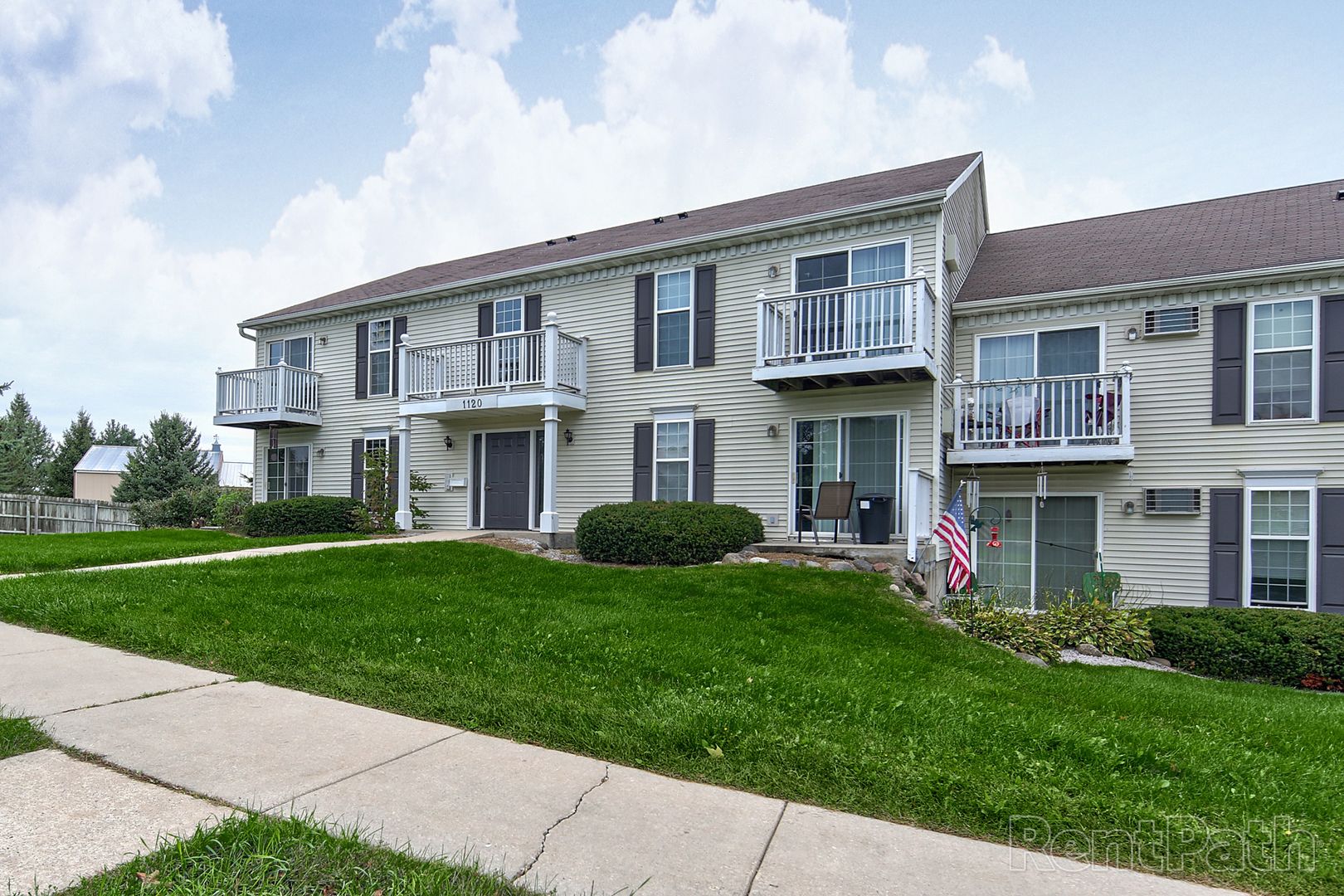 Waterloo Apartment: 305 Goehl Rd