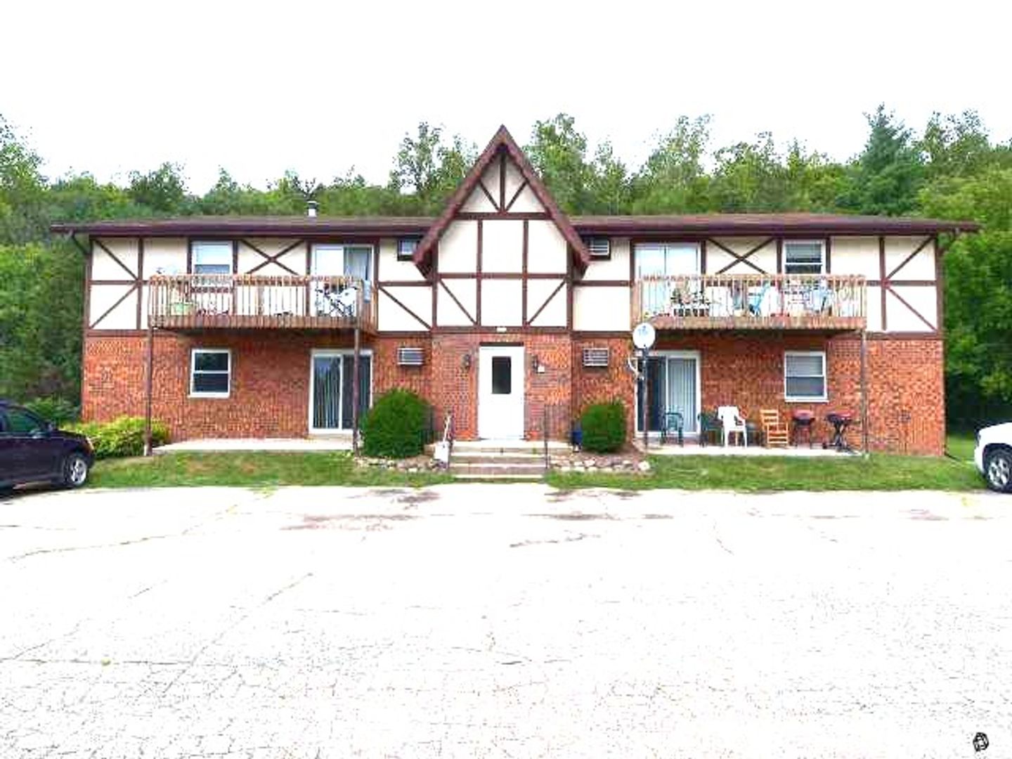 Cross Plains Apartment: 2713 Westview Court