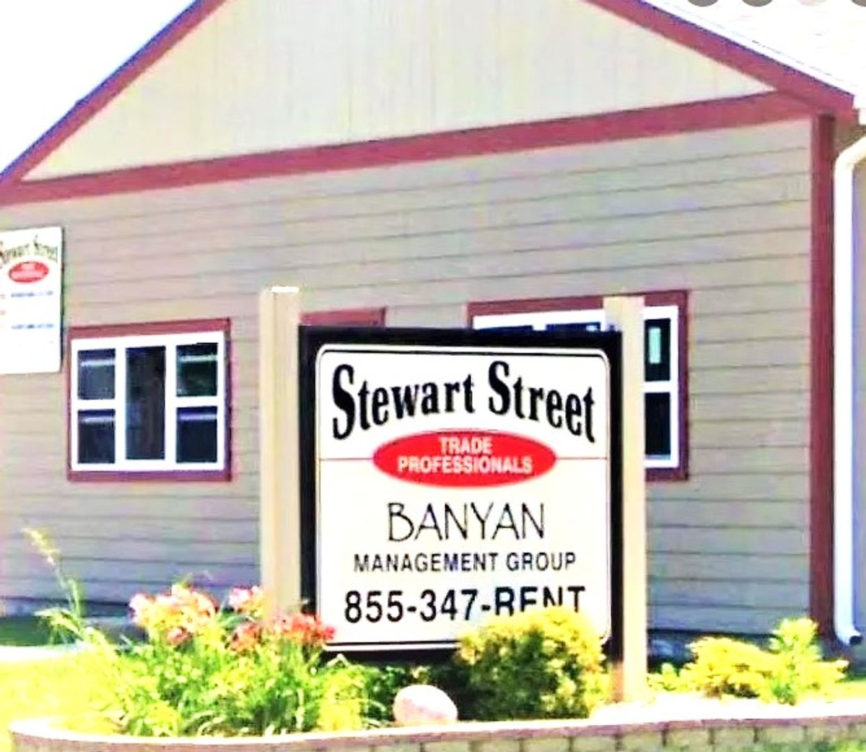 Madison Apartment: 907 Office #B Stewart Street