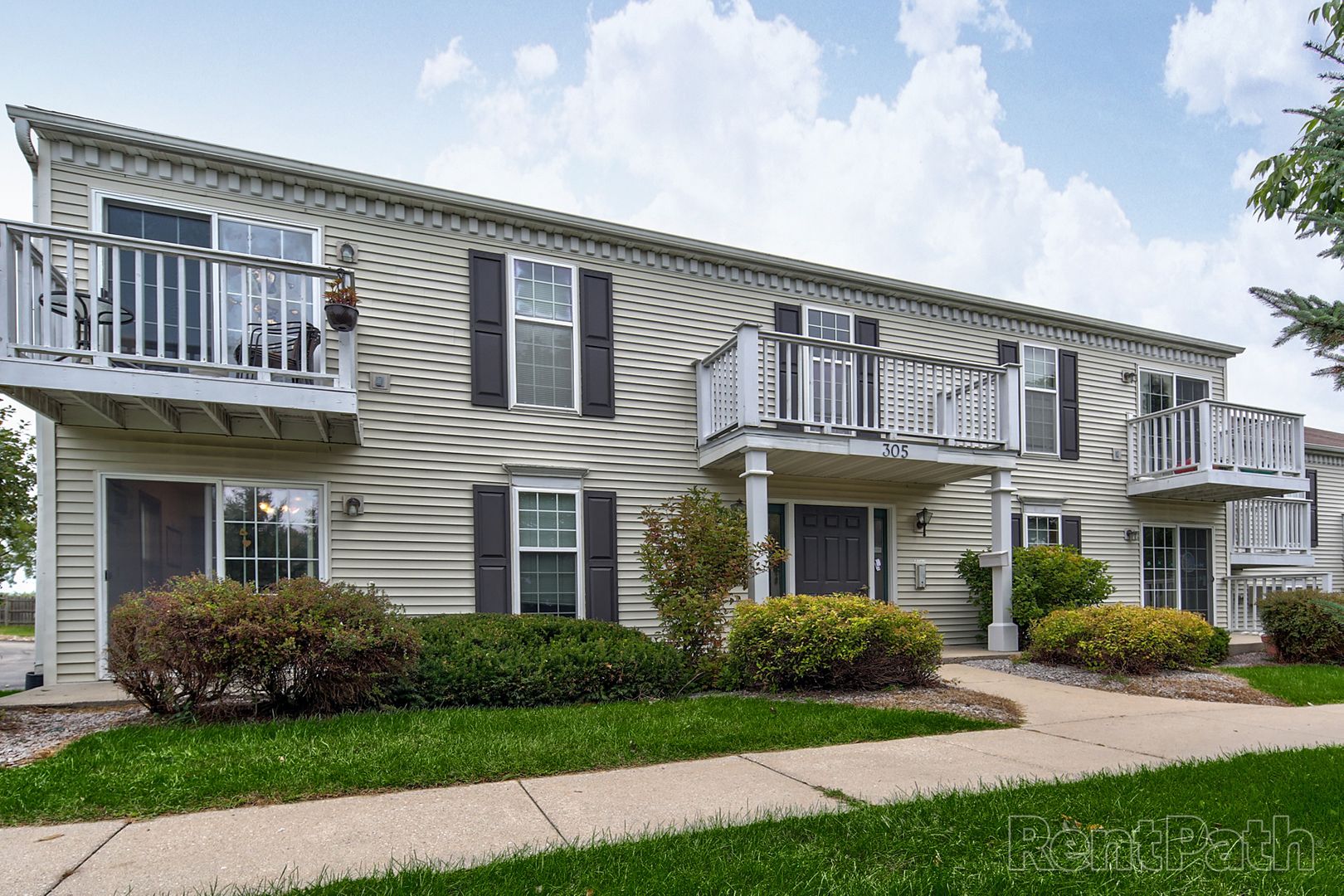 Waterloo Apartment: 305 Goehl Rd