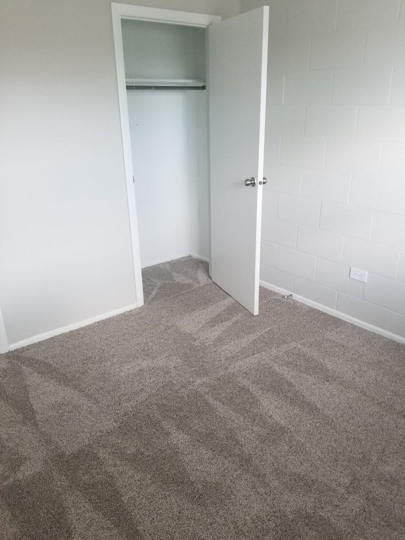 Hoffman Estates Apartment: 985 Grand Canyon Parkway