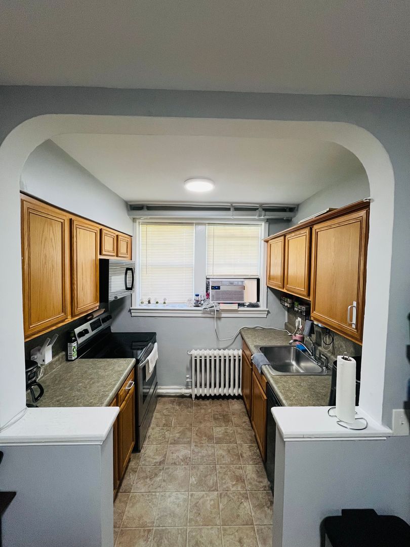 Albany Apartment: 101 Winnie St