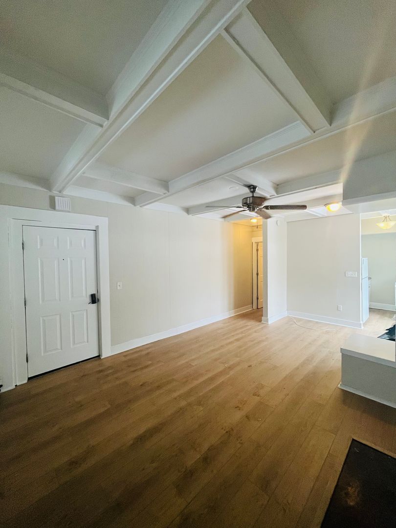 Albany Apartment: 1 Manning Blvd