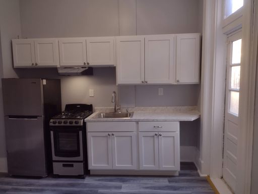 Now Available – Studio Apartment in Downtown Albany**HEAT AND HOT WATER INCLUDED** – photo 1