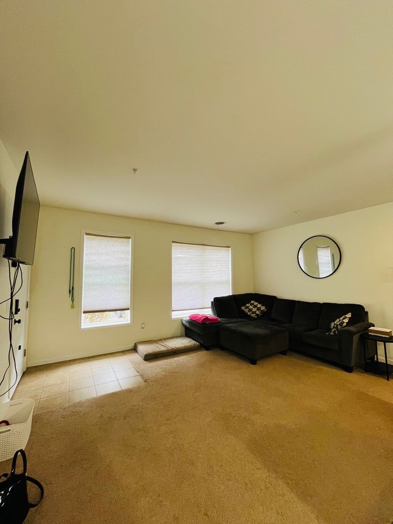 Selkirk Apartment: 1035 US Route 9W