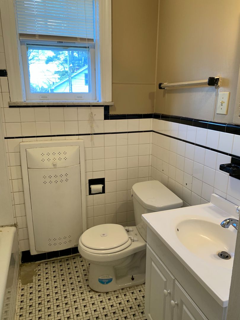 Albany Apartment: 284 South Allen St