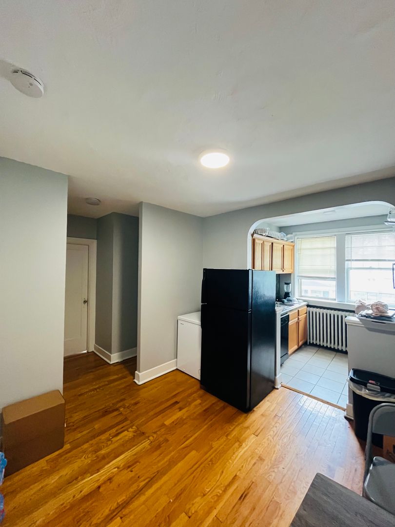 Albany Apartment: 101 Winnie St