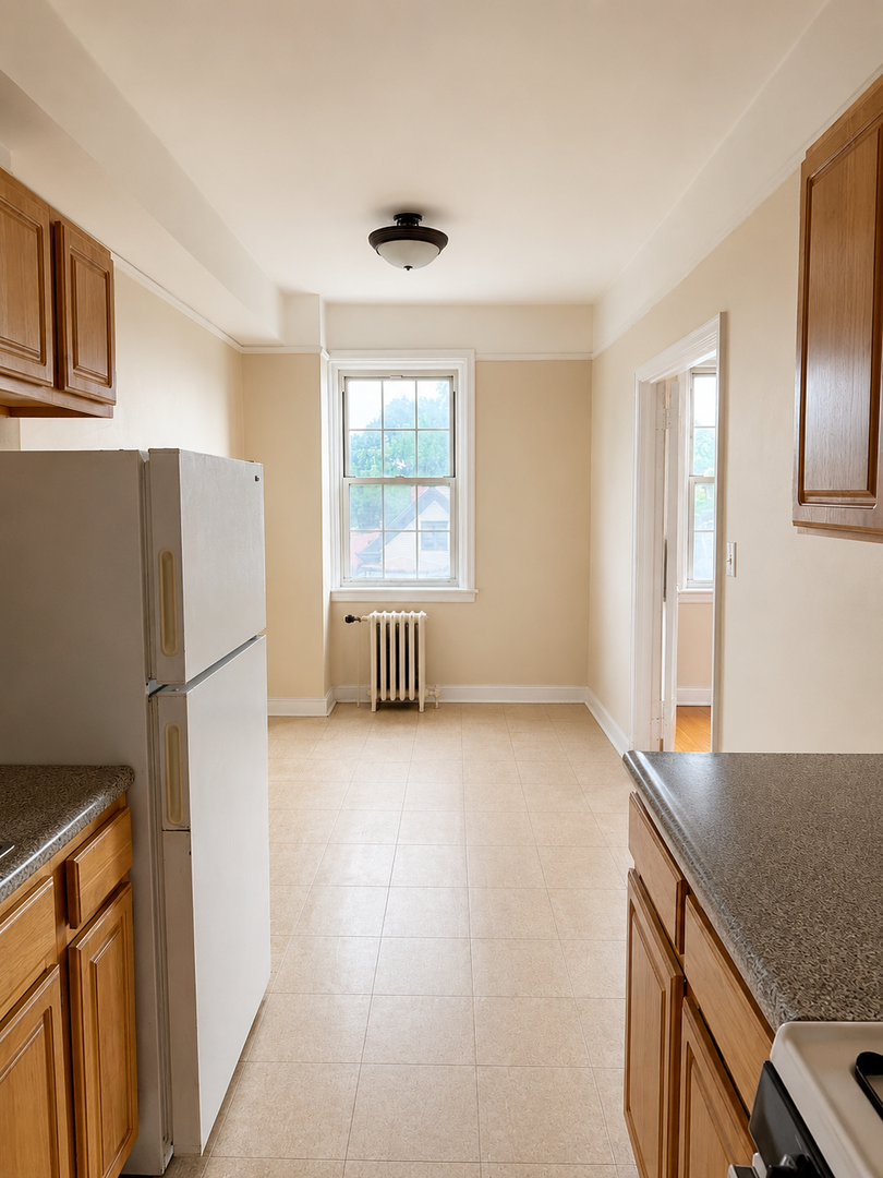 Albany Apartment: 11 S Lake Avenue