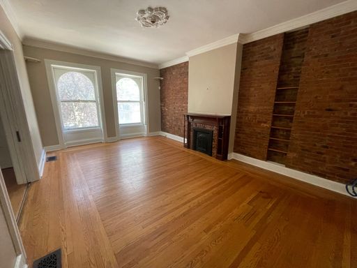 2br with office/den in the heart of Center Square – photo 1