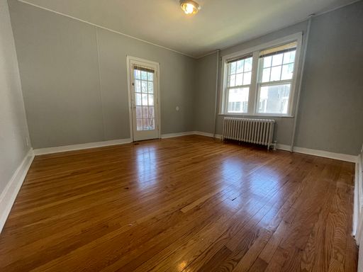 Elegant 2-Bedroom Apartment with Natural Light | Heat & Hot Water Included | Prime Albany Location**NOW OFFERING A FREE MONTH OF RENT** – photo 1