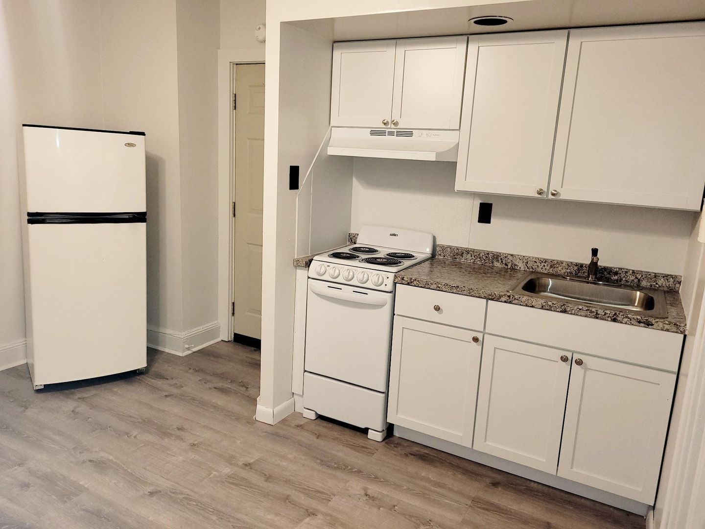 Schenectady Apartment: 965 Livingston Ave.