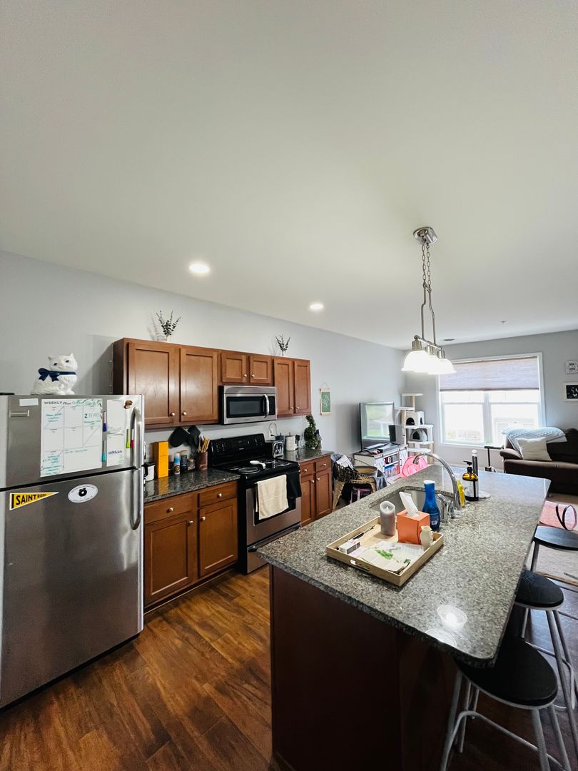 Selkirk Apartment: 1035 US Route 9W