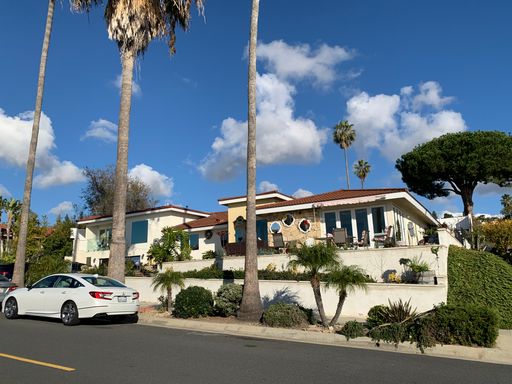 LUXURIOUS GUEST HOUSE/STUDIO FURNISHED IN RANCHO PALES VERDES