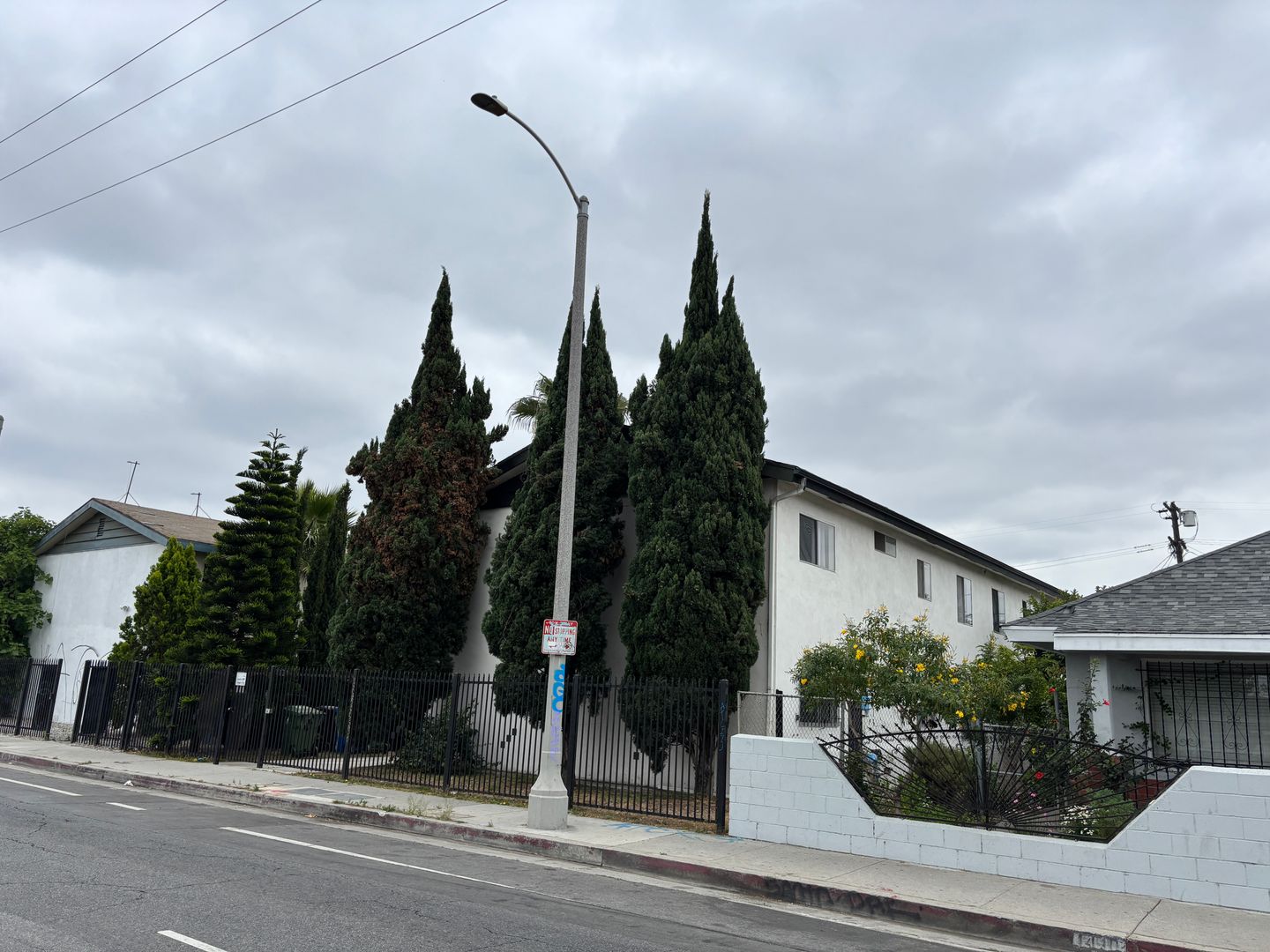 Los Angeles Apartment: 1406 Exposition Blvd