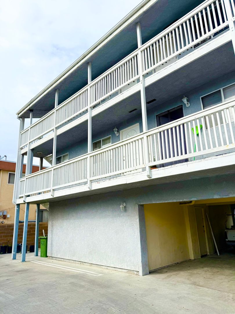 Torrance Townhome: 1401 W. 225th St Unit A