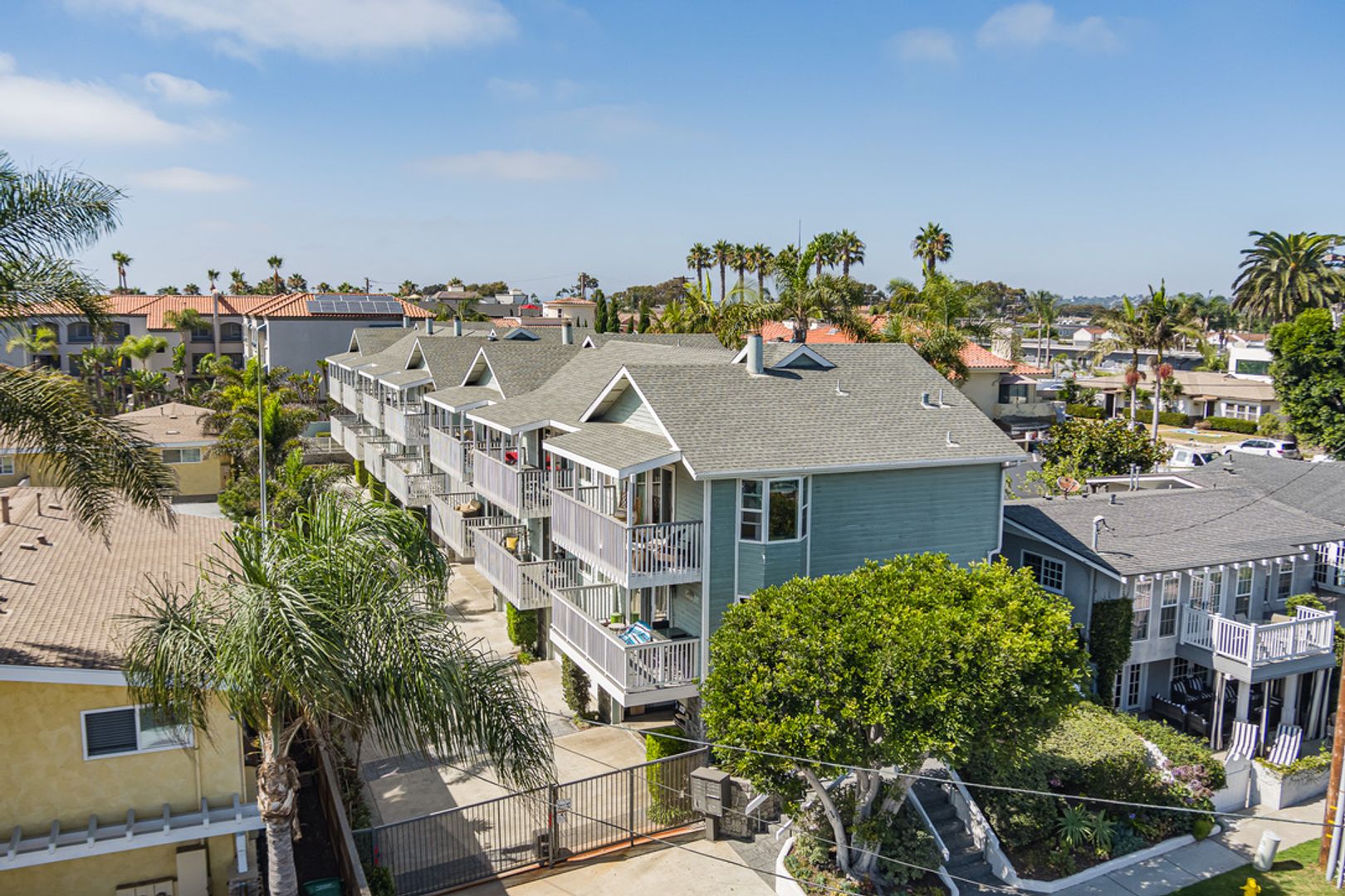 Carlsbad Townhome: 166 Walnut Ave