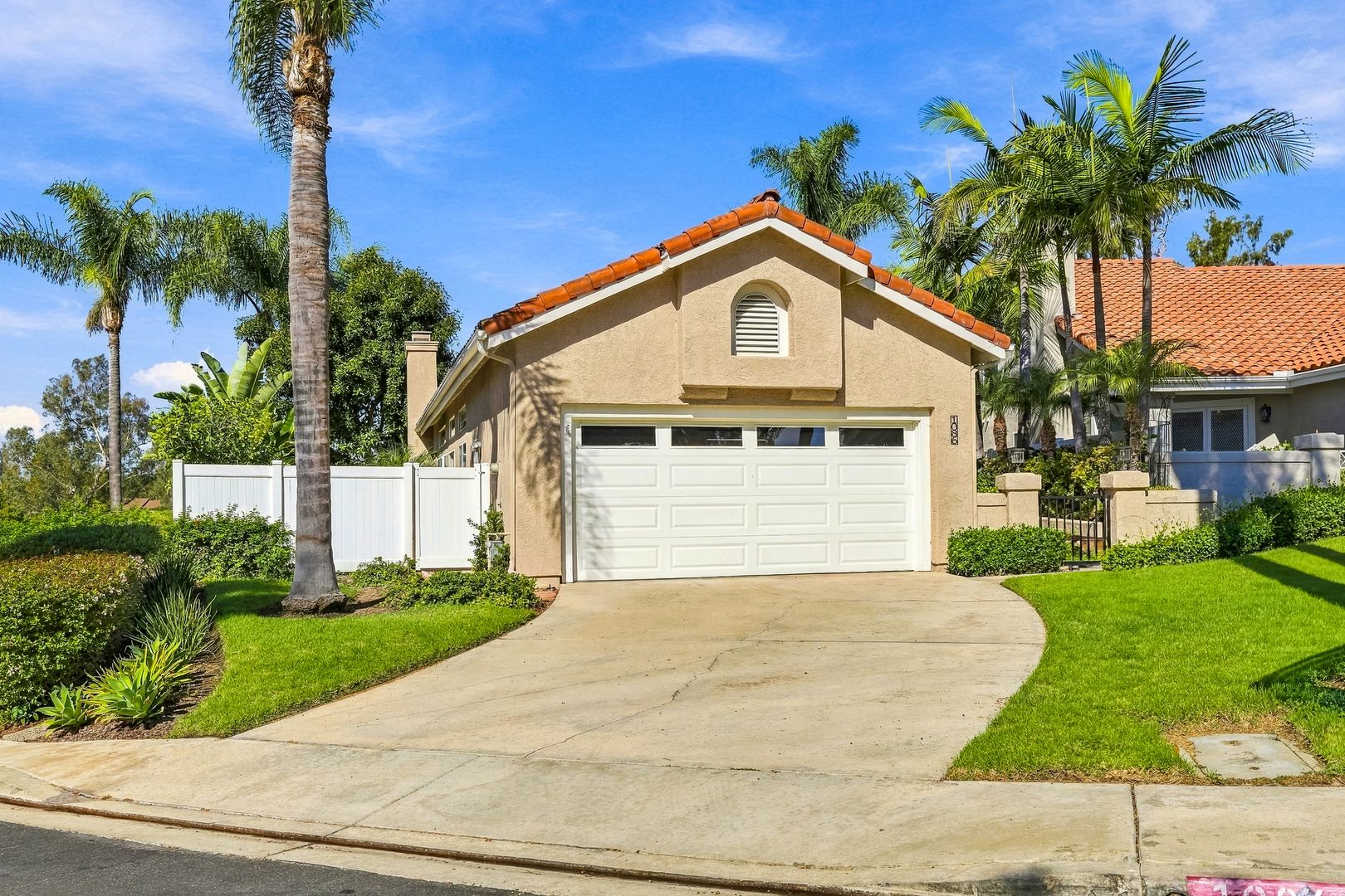 Vista House: 1086 Almeria Ct