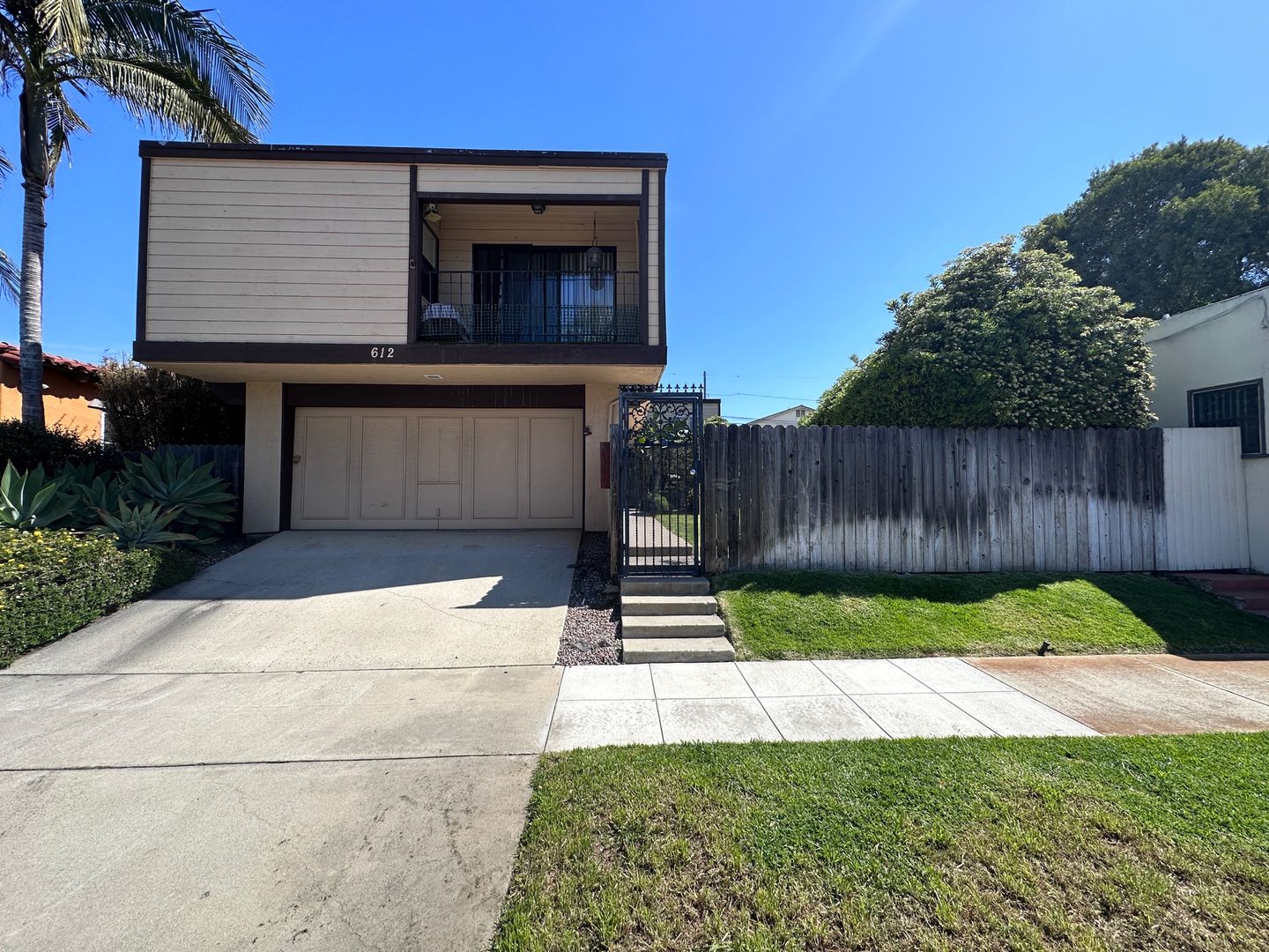 Oceanside Apartment: 612 N Freeman St