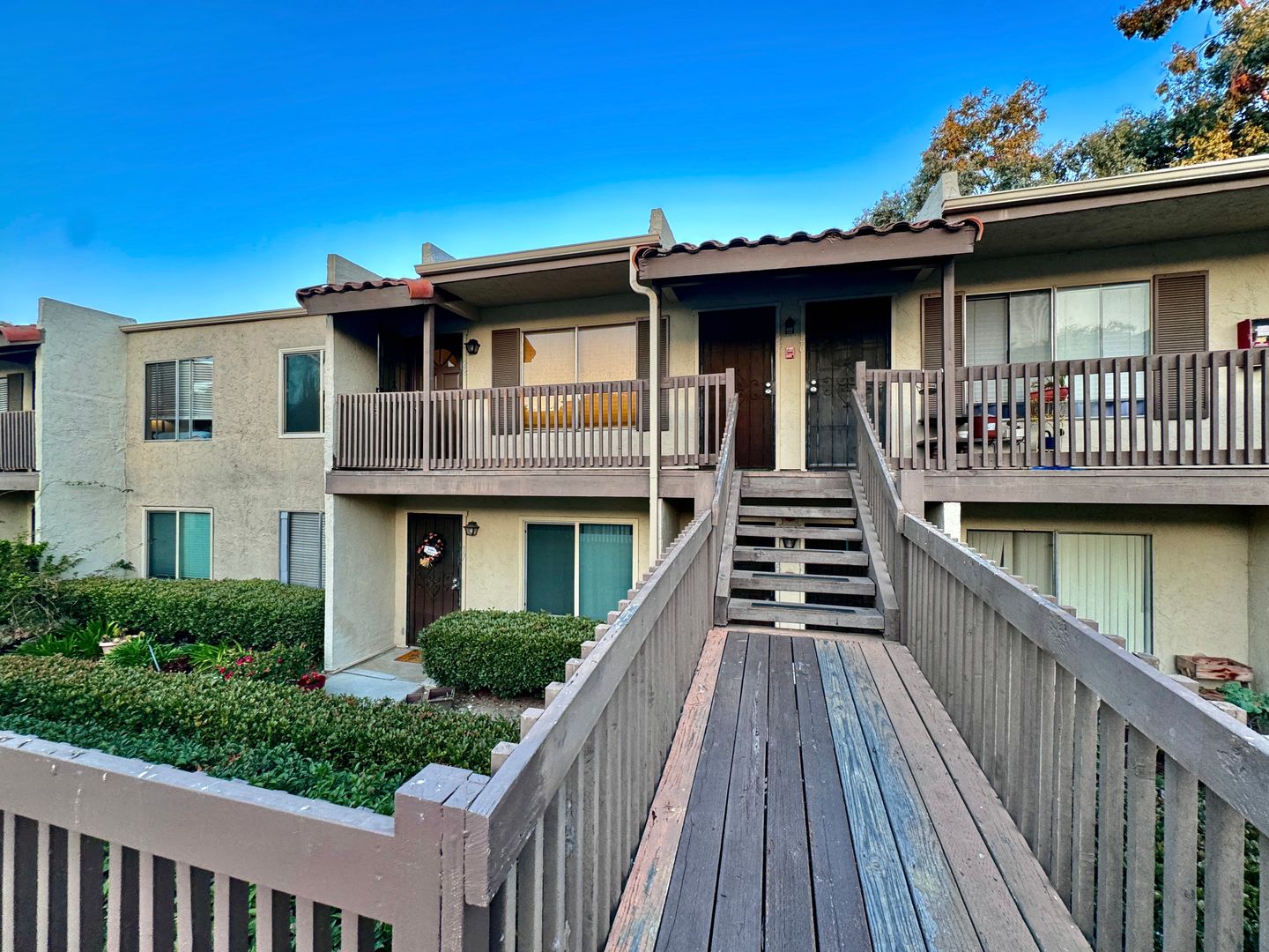 Oceanside Condo: 615 Vine St #28