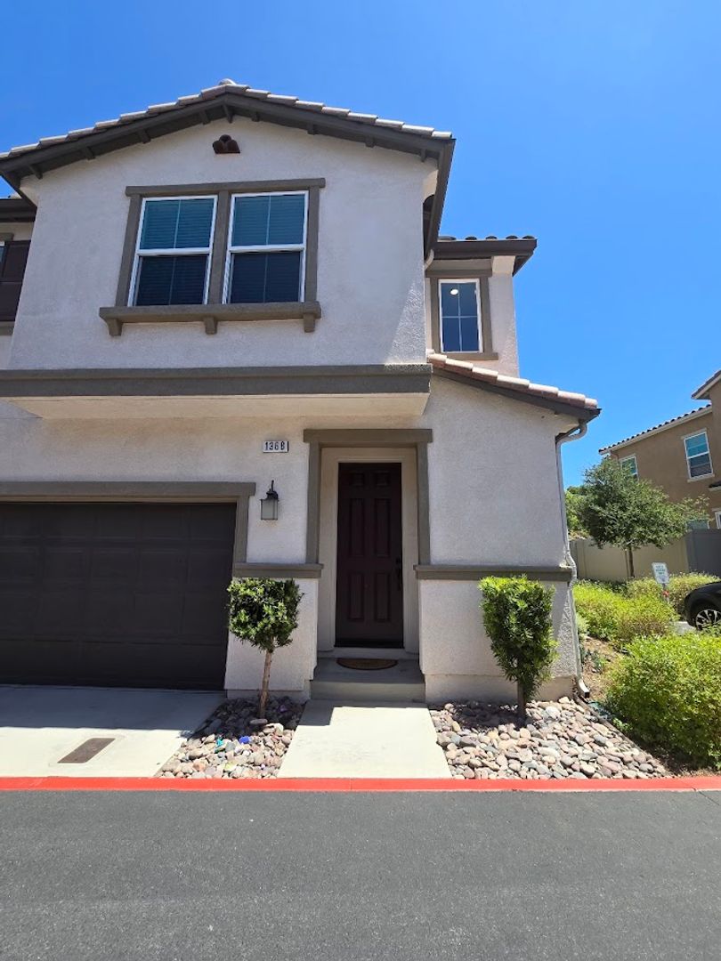 Vista Townhome: 1368 Mesquite Drive