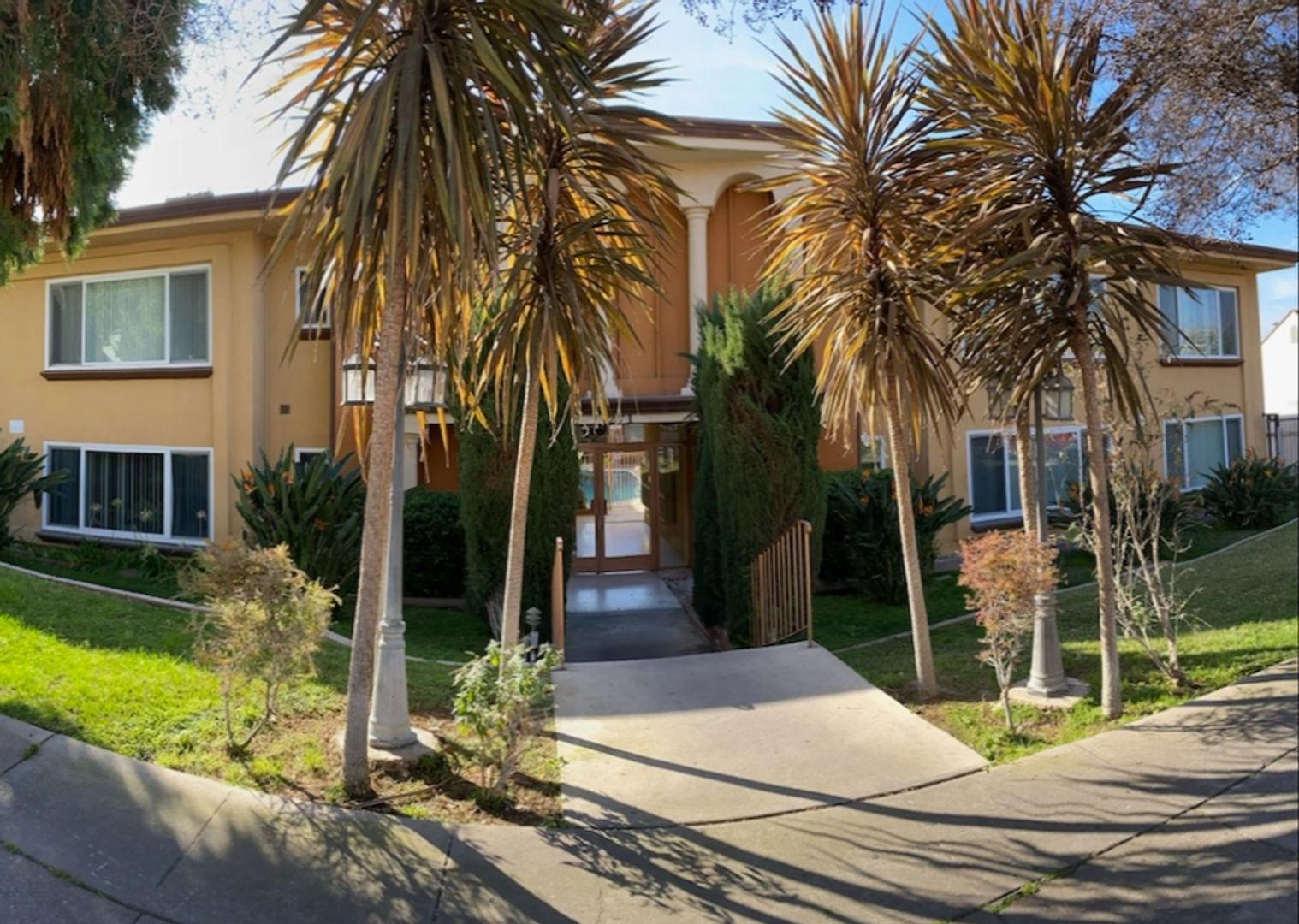 Glendale Apartment: 1271 Boynton Street