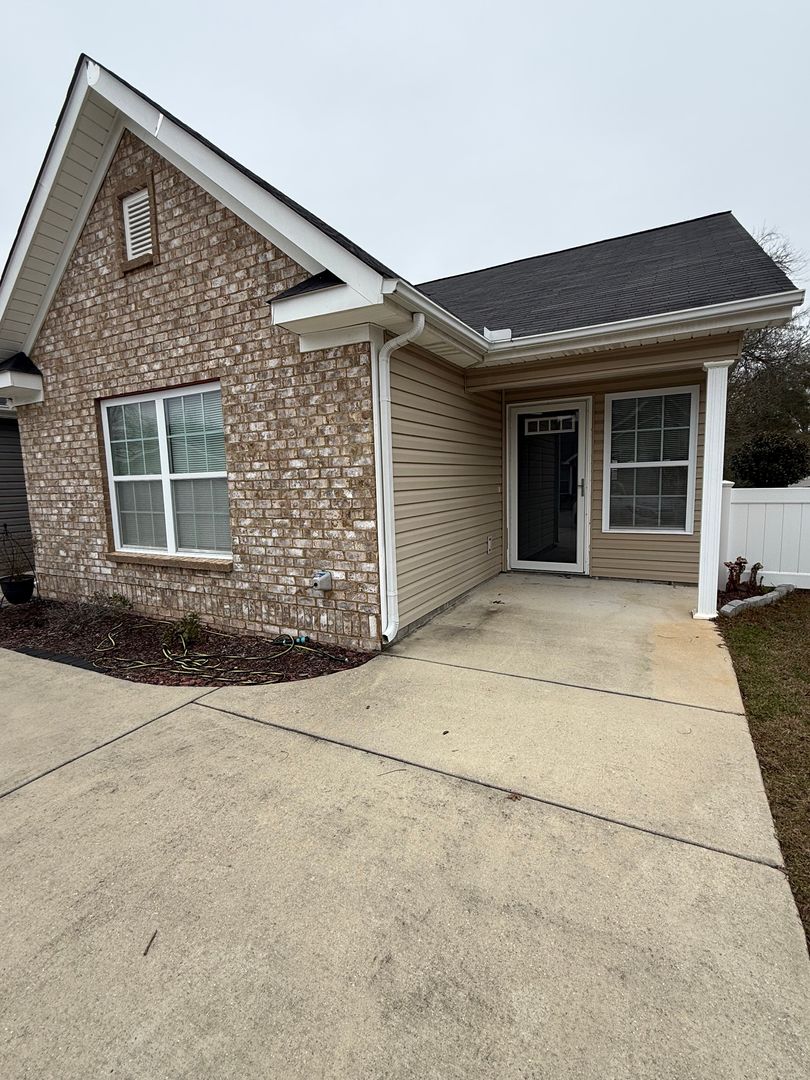 Oxford House: 22 Skylar Court